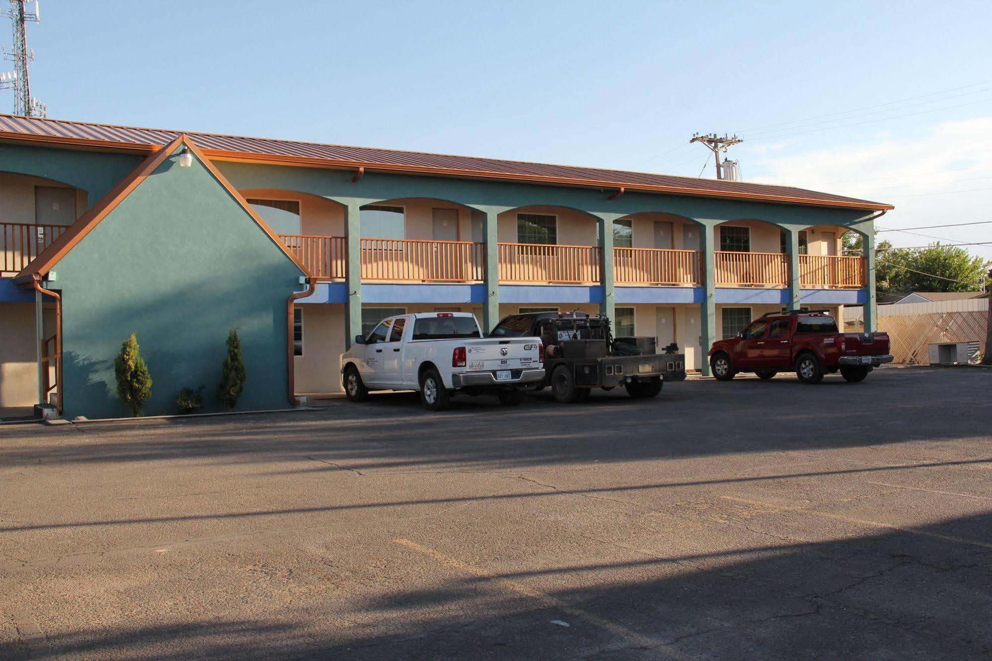 La Hacienda Inn Artesia Extérieur photo